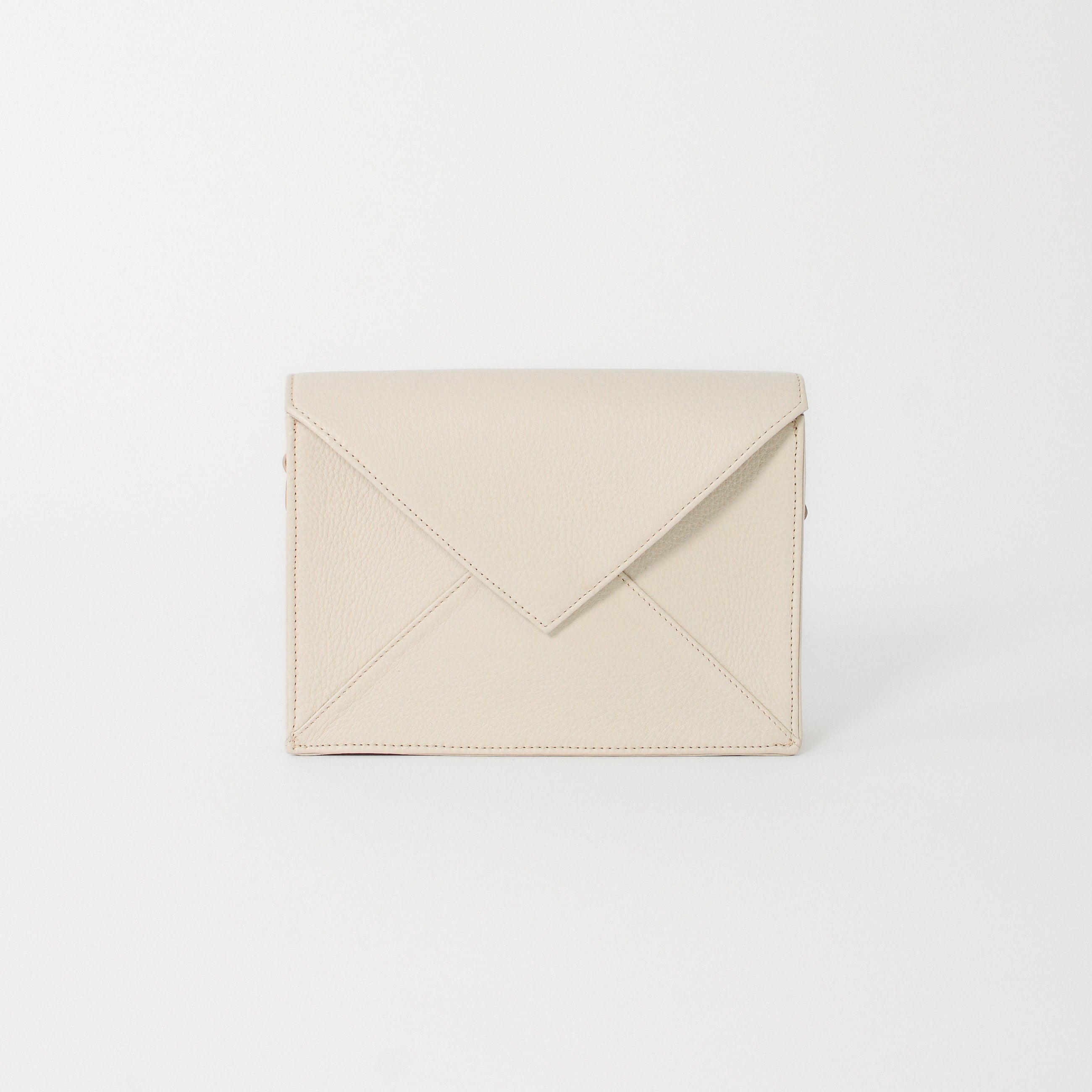 Nora Envelope Petite - not too big, not too small. Great for special occasions. 